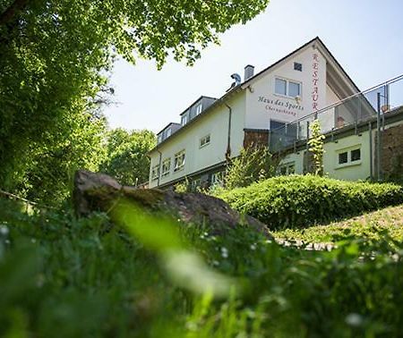 Отель Haus Des Sports Бад-Кройцнах Экстерьер фото