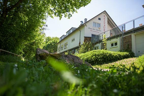 Отель Haus Des Sports Бад-Кройцнах Экстерьер фото